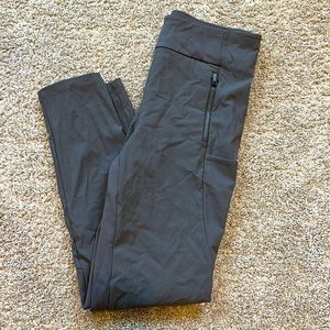 ATHLETA Headlands Hybrid Cargo Size 10 Pants Gray Hiking Travel Gray